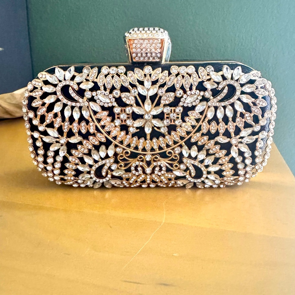 Black & Gold Rhinestone Evening Clutch – NWT ✨